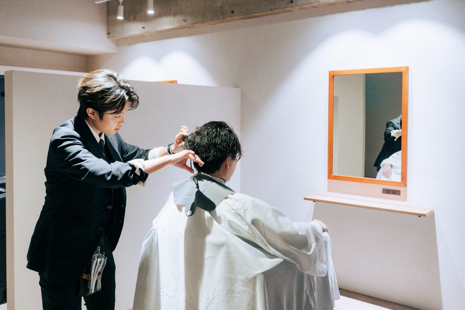 【Release】カフェとバーを併設した、新しい形のビジネスパーソン向け美容室